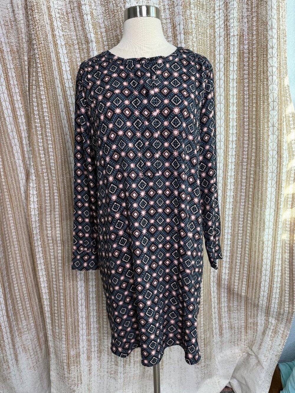 LOFT Outlet Women’s Medium Geo Print Long Sleeve Swing Dress Black Pink Teal